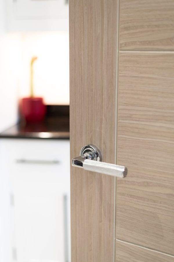Millhouse Brass Cartwright Knurled Lever Door Handle on Round Rose - additional image