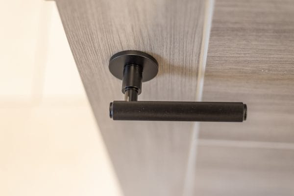 Millhouse Brass Stephenson Knurled Lever Door Handle on 5mm Slimline Round Rose - additional image