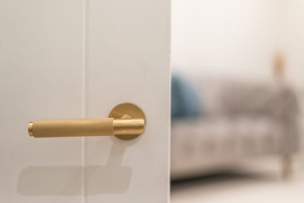 Millhouse Brass Crompton Knurled Lever Door Handle on 5mm Slimline Round Rose - additional image