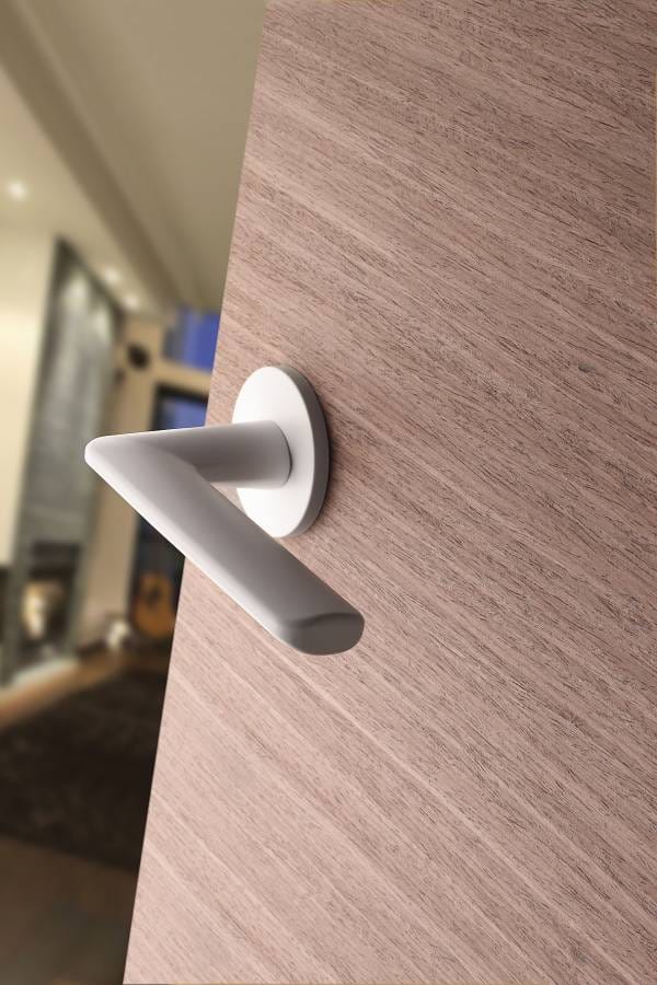 Tupai Exclusivo 5S Line Tavira Lever Door Handle on 5mm Slimline Round Rose - additional image