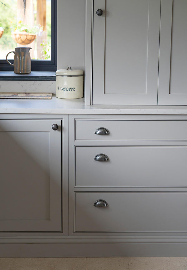 Regency Concealed Drawer Pull