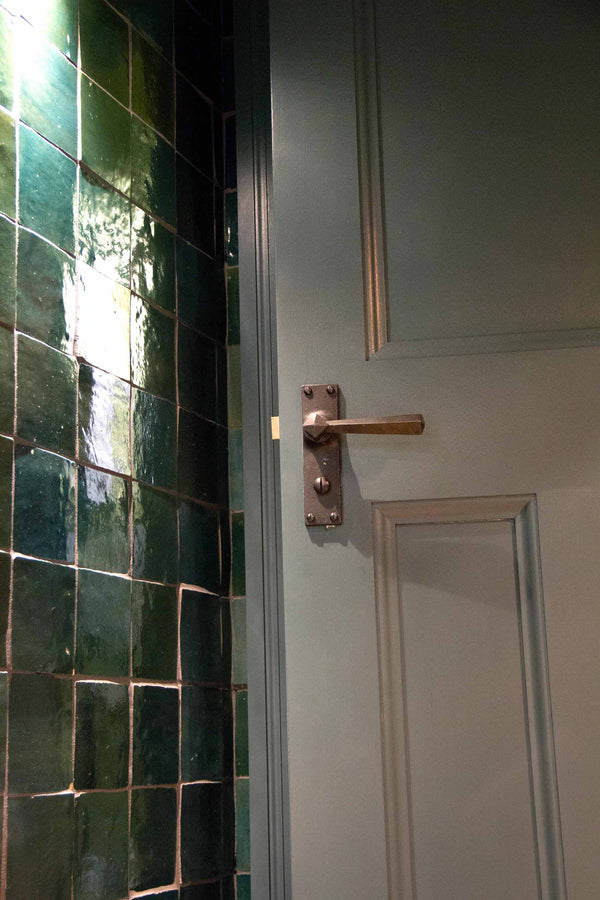 Straight Lever Bathroom Set