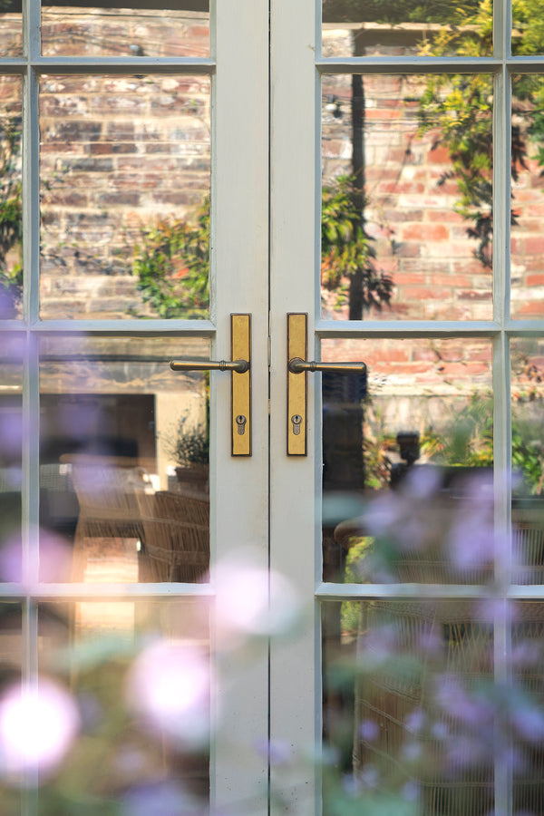 Newbury Slimline Lever Espag. Lock Set