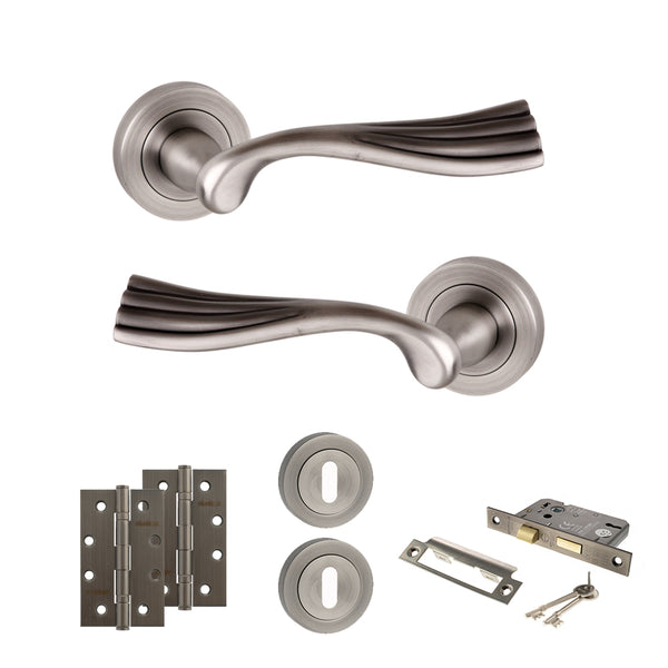 Old English Richmond Door Handle Pack (3 Lever Lock Set - 2.5" CE Sashlock, 4" Slim Knuckle Hinges x2) by Atlantic Hardware