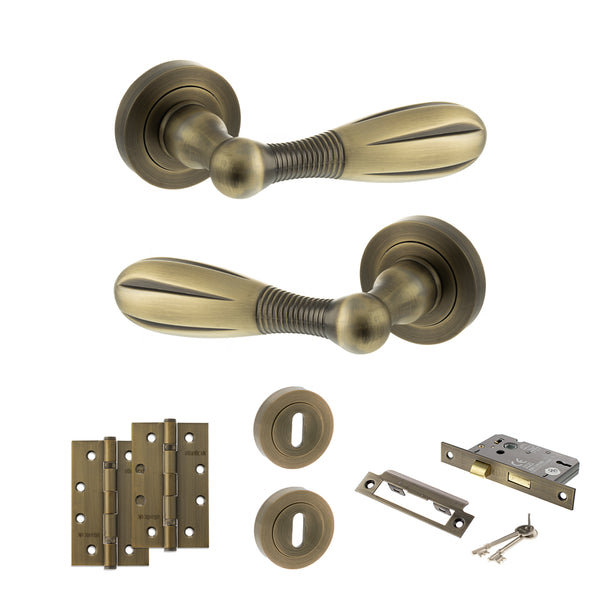 Old English Cambridge Door Handle Pack (3 Lever Lock Set - 2.5" CE Sashlock, 4" Slim Knuckle Hinges x2) by Atlantic Hardware