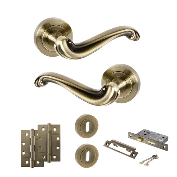 Old English Colchester Door Handle Pack (3 Lever Lock Set - 2.5" CE Sashlock, 4" Slim Knuckle Hinges x2) by Atlantic Hardware
