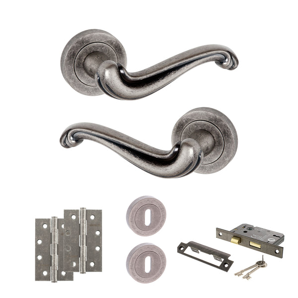 Old English Colchester Door Handle Pack (3 Lever Lock Set - 2.5" CE Sashlock, 4" Slim Knuckle Hinges x2) by Atlantic Hardware
