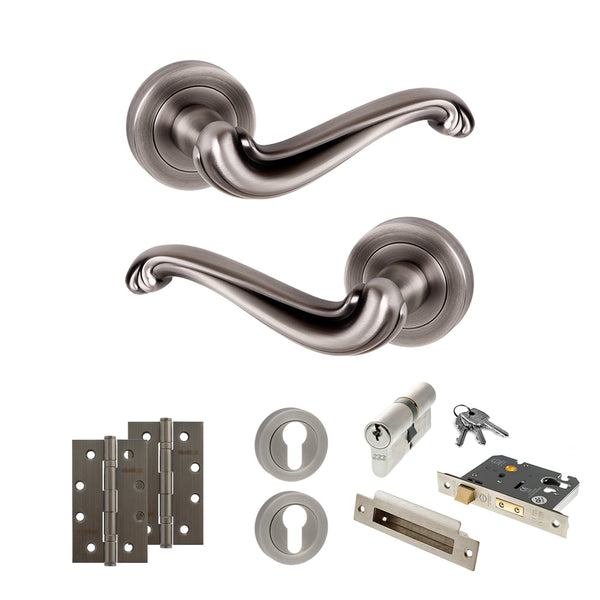 Old English Colchester Door Handle Pack (Euro Lock Set - 2.5" CE Sashlock, 4" Slim Knuckle Hinges x2) by Atlantic Hardware