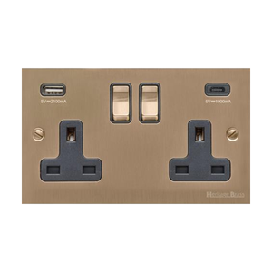 Victorian Elite Range Antique Brass Switches & Sockets, R91 - 2G 13A Socket with USB-A+C by Heritage Brass By M-Marcus