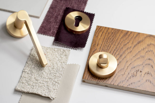 Senza Pari Key Escutcheons on Minimal Round Rose - additional image