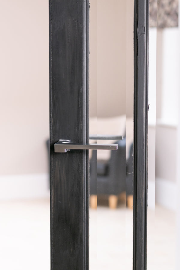 Forme Ginevra Lever Door Handle on Concealed Square Rose - additional image