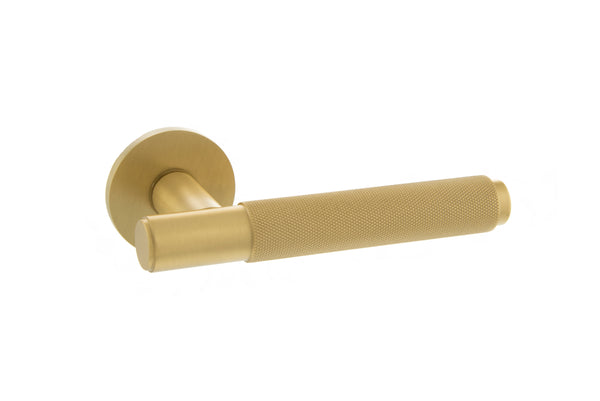 Millhouse Brass Crompton Knurled Lever Door Handle on 5mm Slimline Round Rose by Atlantic Hardware