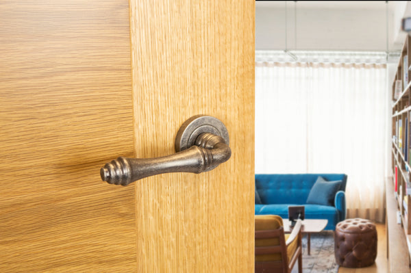 Old English Durham Lever Door Handle on Round Rose - additional image
