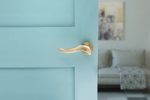 Old English Oxford Lever Door Handle on Round Rose - additional image