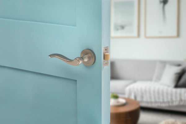 Old English Colchester Lever Door Handle on Round Rose - additional image