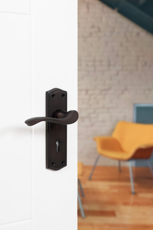 Old English Warwick Key Lever Door Handle on Backplate - additional image