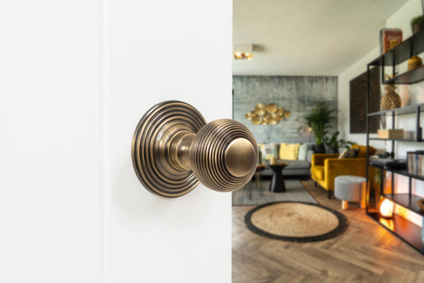 Old English Ripon Solid Brass Reeded Beehive Mortice Door Knob on Concealed Fix Rose - additional image