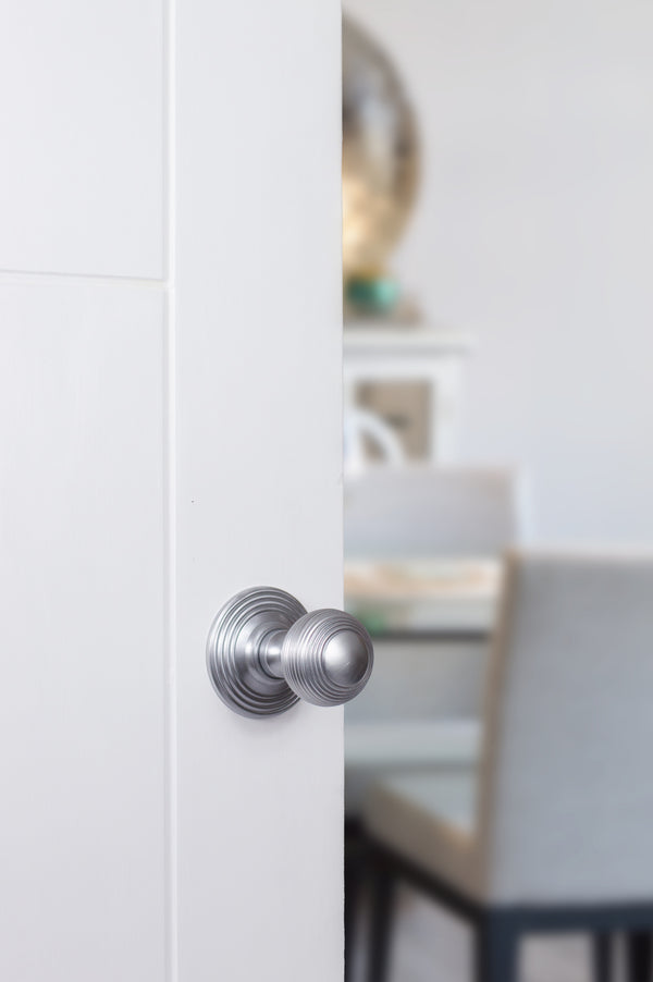 Old English Ripon Solid Brass Reeded Beehive Mortice Door Knob on Concealed Fix Rose - additional image
