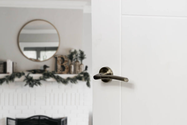 STATUS Indiana Lever Door Handle on Round Rose - additional image