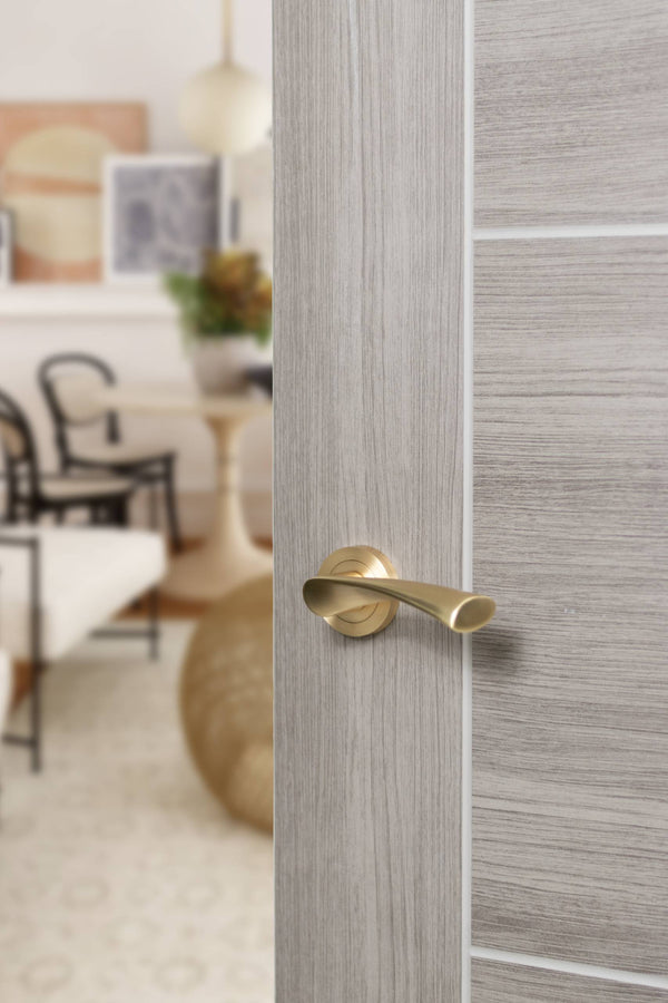 STATUS Colorado Lever Door Handle on Round Rose - additional image