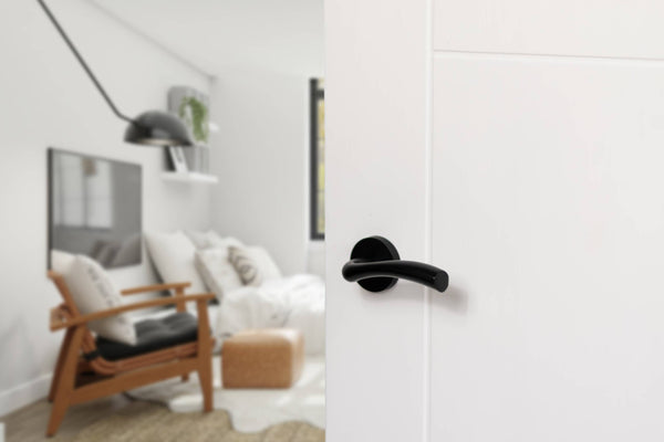 STATUS Texas Lever Door Handle on Round Rose - additional image