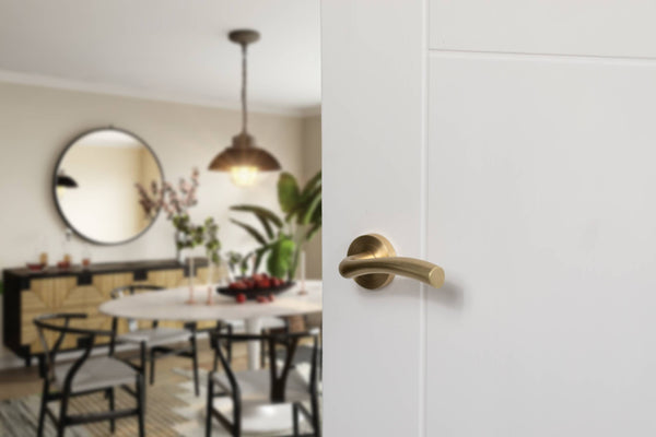 STATUS Texas Lever Door Handle on Round Rose - additional image