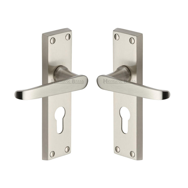 Victoria Door Handle on Plate