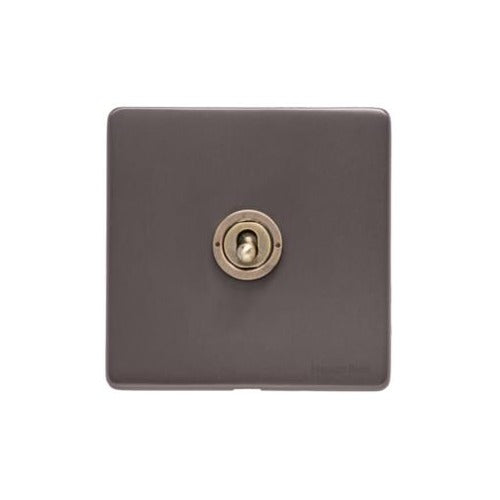 Verona Range Switches & Sockets - 1 Gang Intermediate Toggle Switch by Heritage Brass By M-Marcus