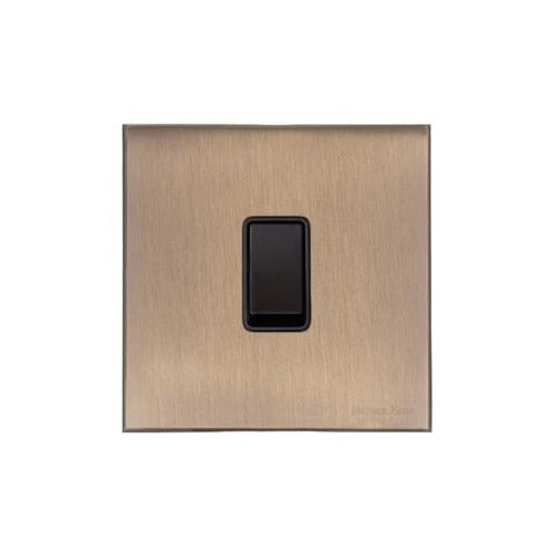 Windsor Range Antique Brass Switches & Sockets, WN91 - 1 Gang Intermediate Rocker Switch by Heritage Brass By M-Marcus