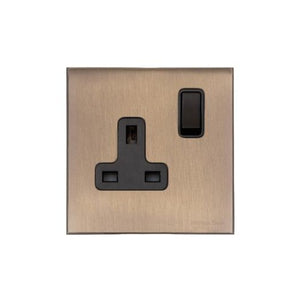 Windsor Range Antique Brass Switches & Sockets, WN91 - Single Socket (13 Amp) by Heritage Brass By M-Marcus