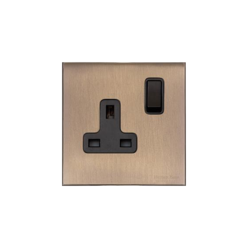 Windsor Range Matt Antique Brass Switches & Sockets, WN92 - Single Socket (13 Amp) by Heritage Brass By M-Marcus