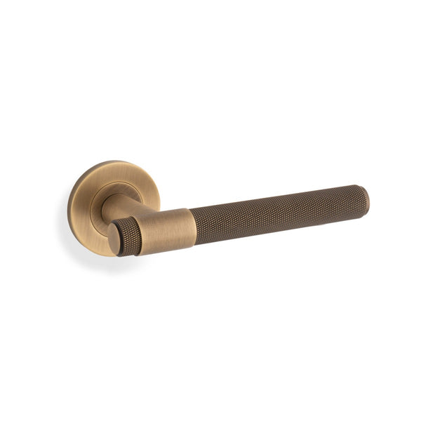 Alexander & Wilks Knurled Kingstone Lever On Round Rose