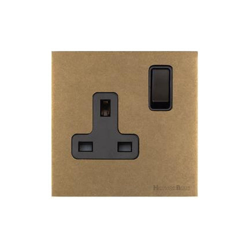 Windsor Range Aged Brass Switches & Sockets, WN50 - Single Socket (13 Amp) by Heritage Brass By M-Marcus