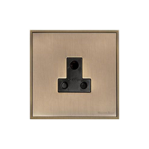 Executive Range-Antique Brass-5 Amp 3 Round Pin Socket