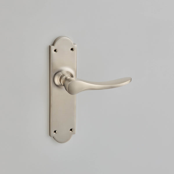 Cambridge Door Handle on Arched Latch Backplate-2060L