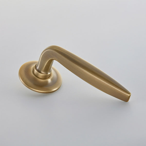 Maine Door Handle on Arc Covered Rose-7230COV57D